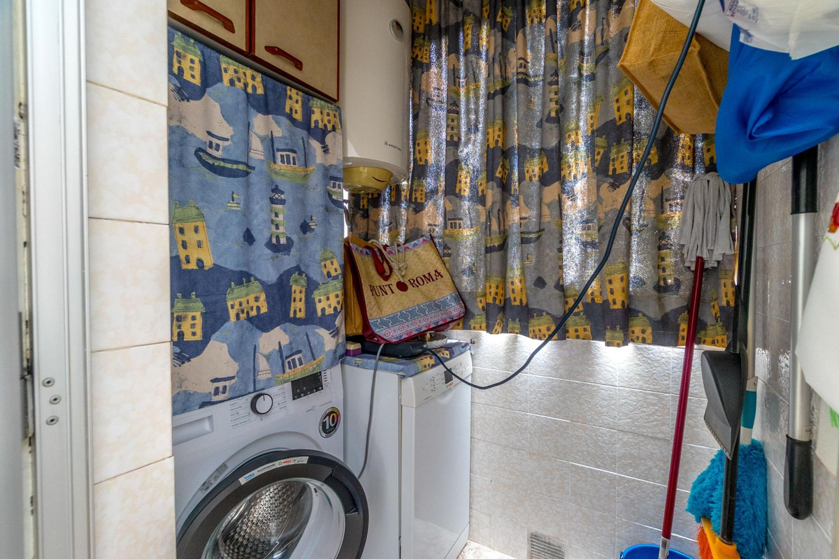 Se vende Apartamento Planta Media de 3 dormitorios en Costa Blanca, Alicante, España