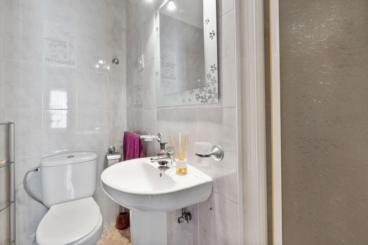 Se vende Apartamento Planta Media de 3 dormitorios en Costa Blanca, Alicante, España
