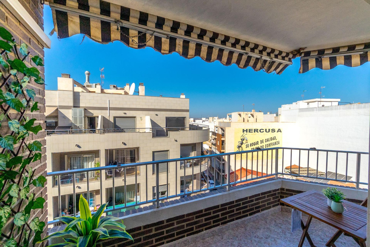 Se vende Apartamento Planta Media de 3 dormitorios en Costa Blanca, Alicante, España