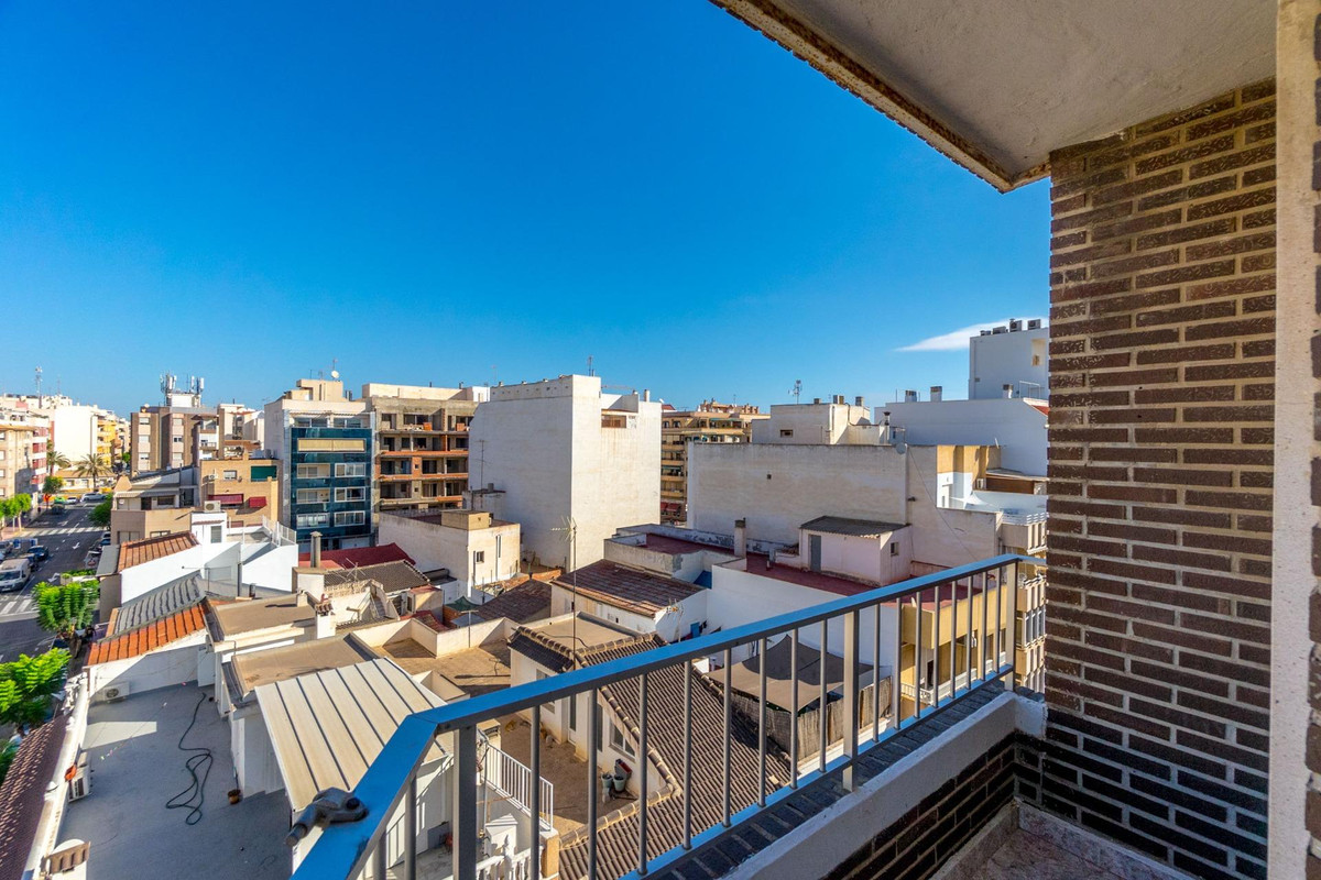 Se vende Apartamento Planta Media de 3 dormitorios en Costa Blanca, Alicante, España
