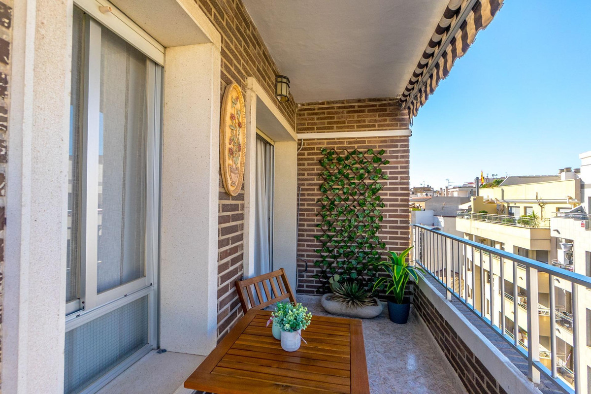 Se vende Apartamento Planta Media de 3 dormitorios en Costa Blanca, Alicante, España