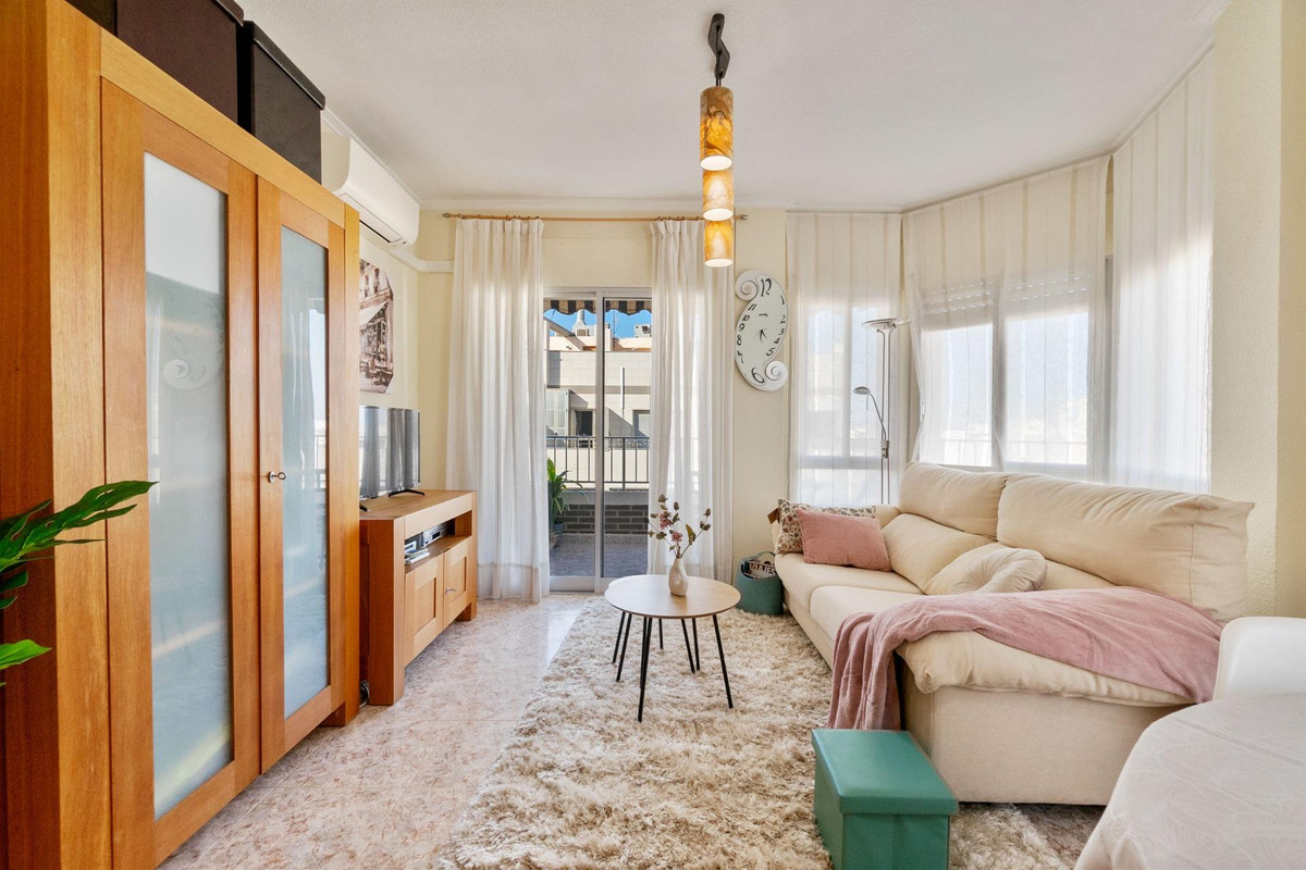 Se vende Apartamento Planta Media de 3 dormitorios en Costa Blanca, Alicante, España