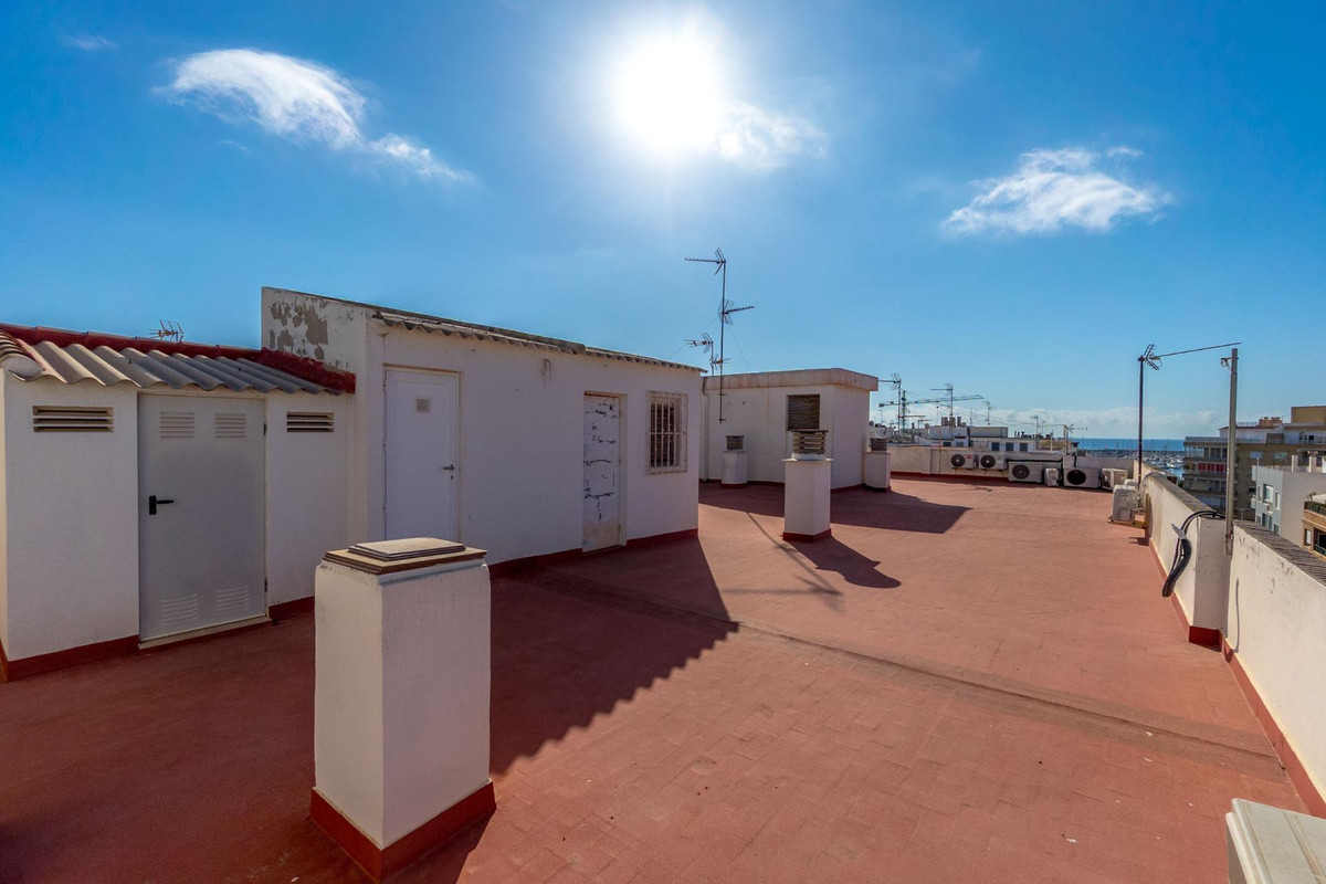 Se vende Apartamento Planta Media de 3 dormitorios en Costa Blanca, Alicante, España