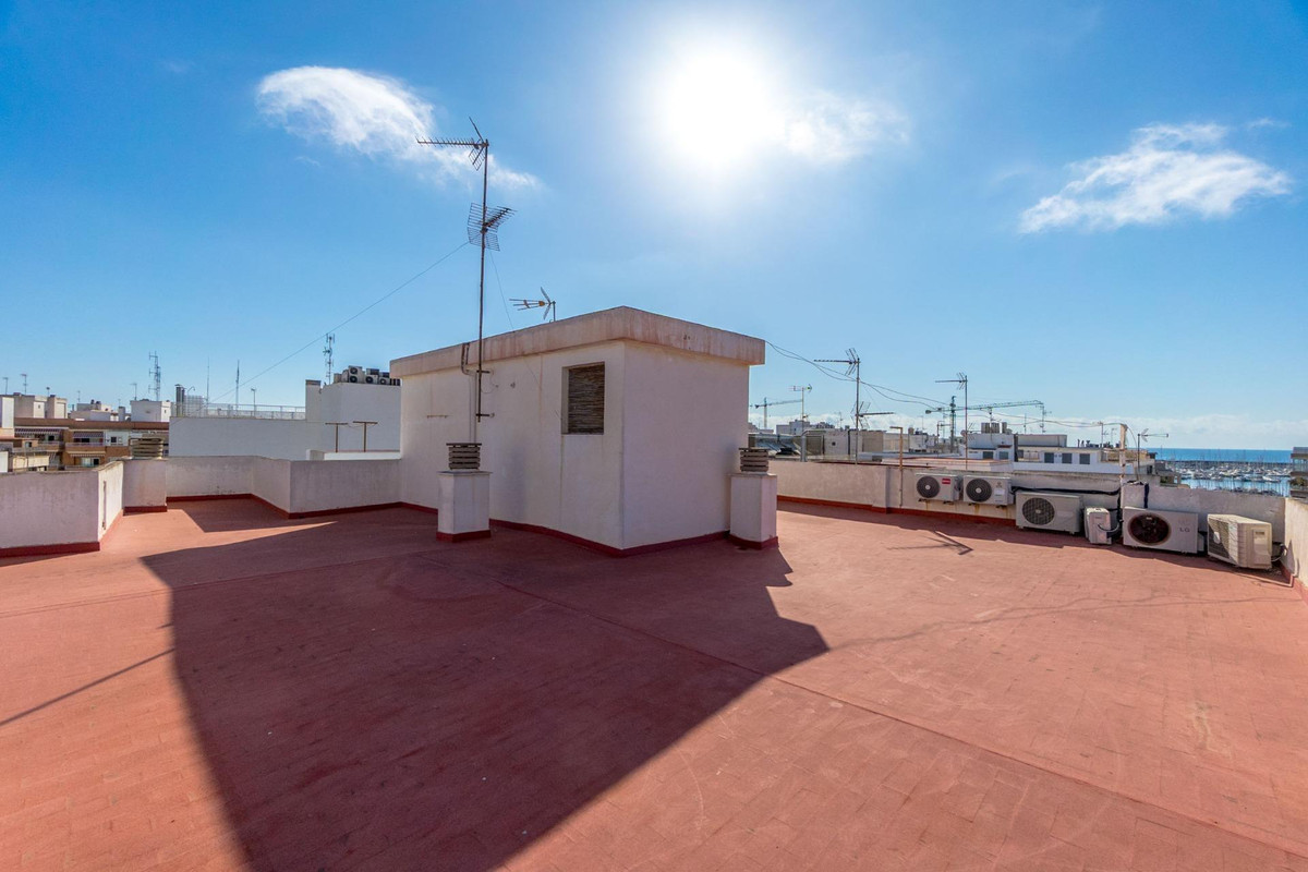 Se vende Apartamento Planta Media de 3 dormitorios en Costa Blanca, Alicante, España