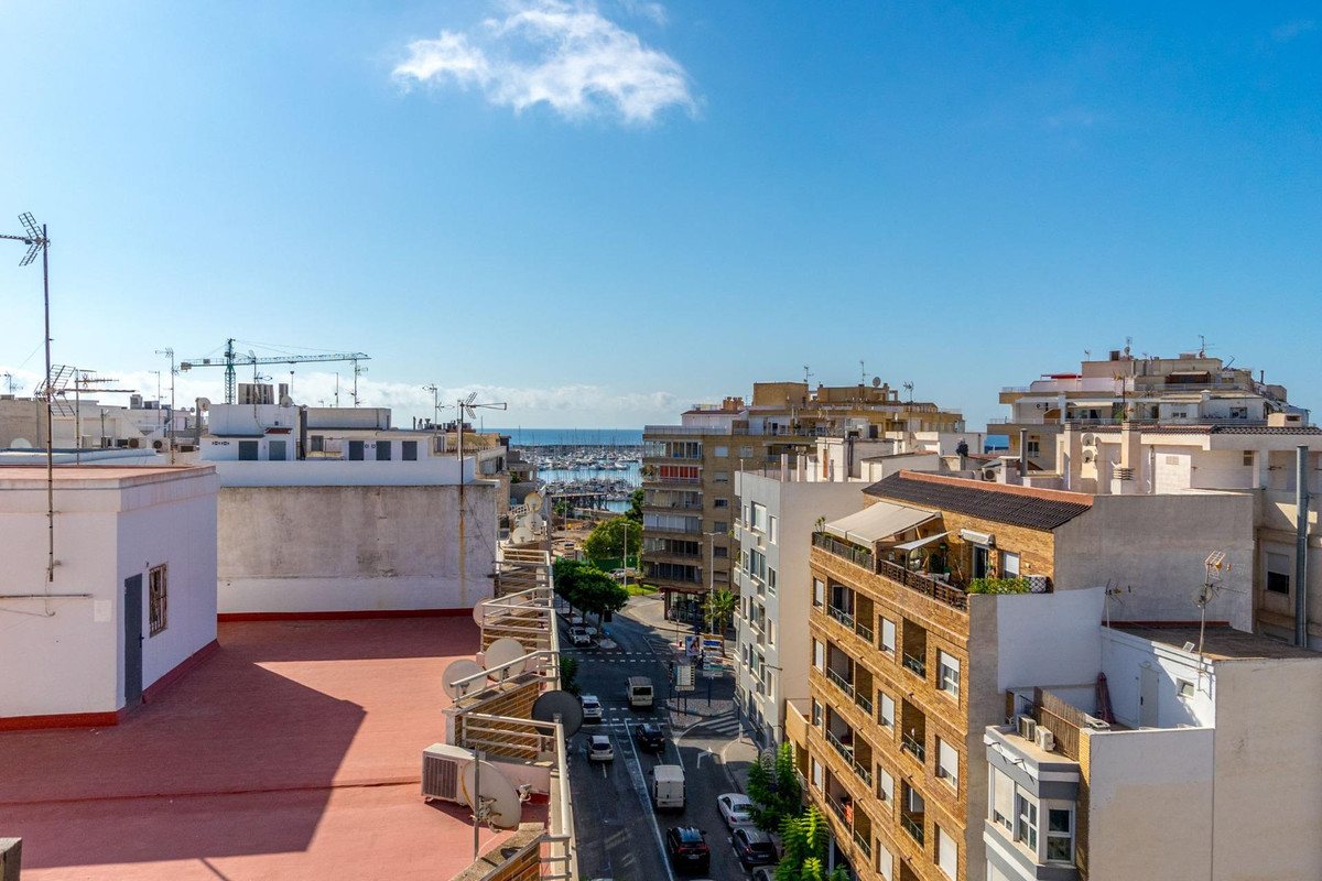 Se vende Apartamento Planta Media de 3 dormitorios en Costa Blanca, Alicante, España