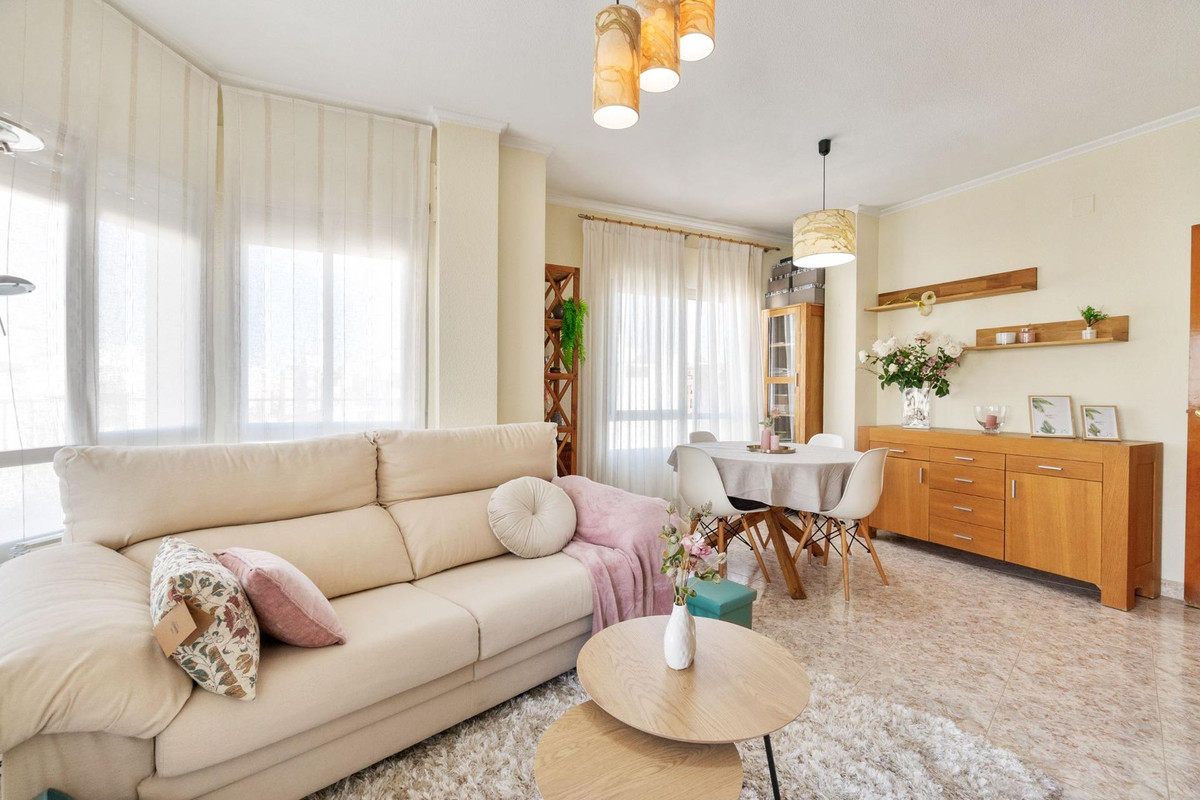 Se vende Apartamento Planta Media de 3 dormitorios en Costa Blanca, Alicante, España