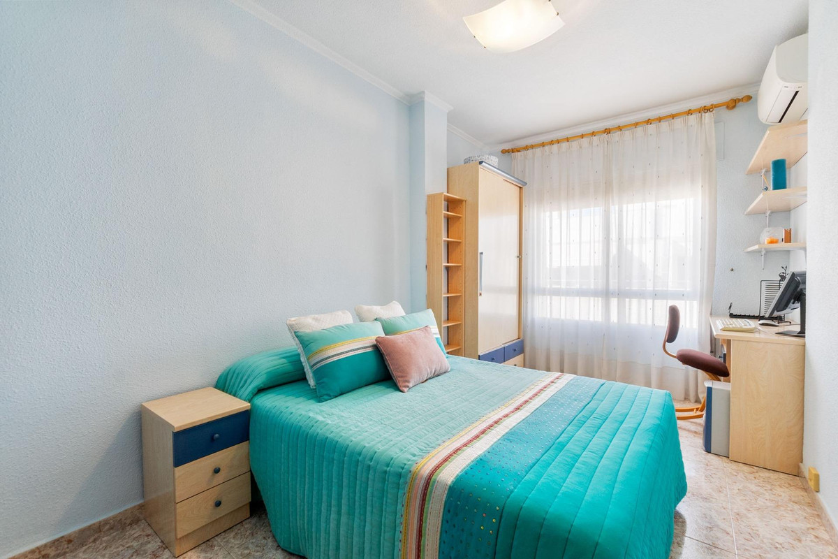 Se vende Apartamento Planta Media de 3 dormitorios en Costa Blanca, Alicante, España