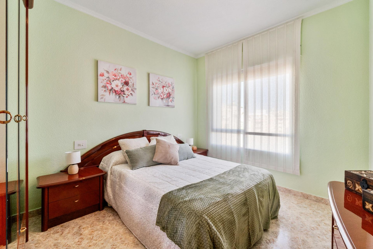 Se vende Apartamento Planta Media de 3 dormitorios en Costa Blanca, Alicante, España