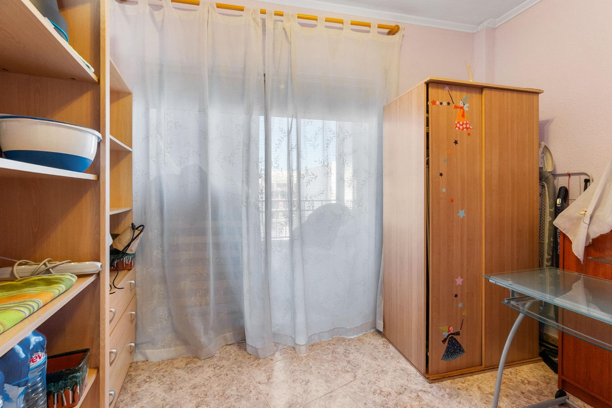 Se vende Apartamento Planta Media de 3 dormitorios en Costa Blanca, Alicante, España