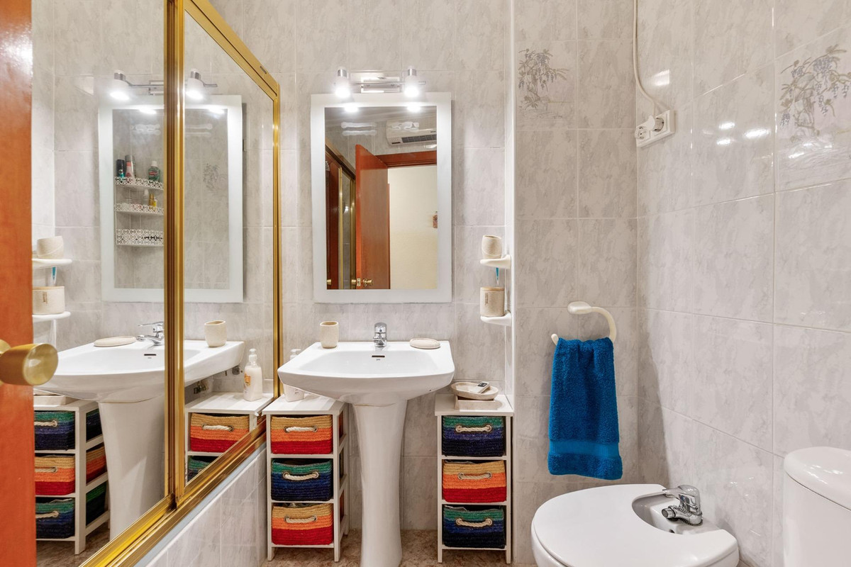 Se vende Apartamento Planta Media de 3 dormitorios en Costa Blanca, Alicante, España