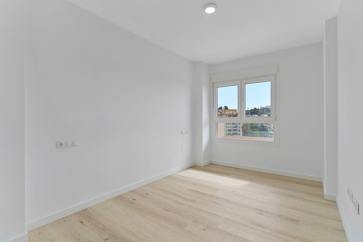 4 Bed Apartment for sale in Nueva Andalucía Costa Del Sol, Málaga, Spain