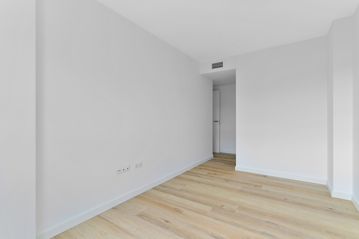 4 Bed Apartment for sale in Nueva Andalucía Costa Del Sol, Málaga, Spain