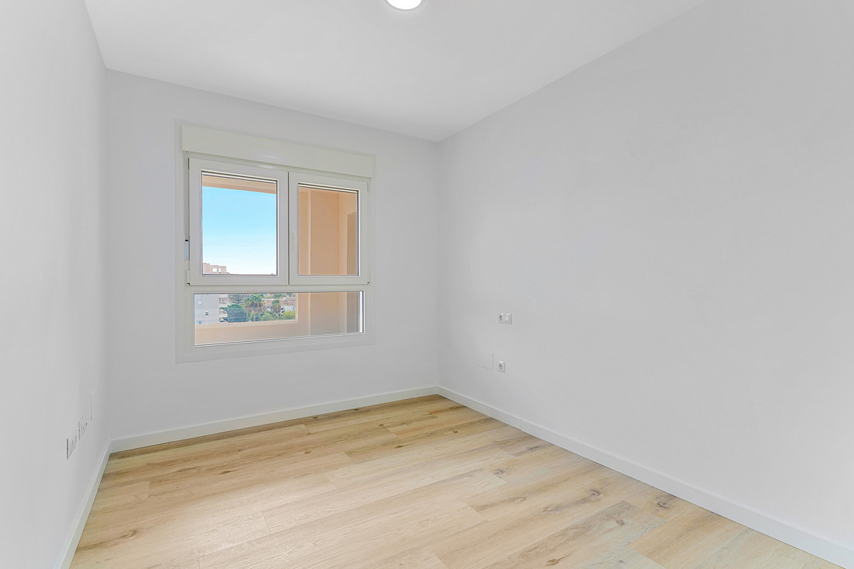 4 Bed Apartment for sale in Nueva Andalucía Costa Del Sol, Málaga, Spain