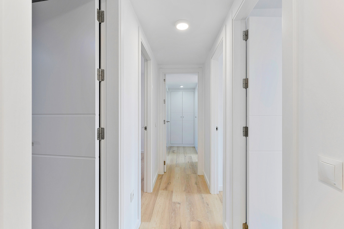 4 Bed Apartment for sale in Nueva Andalucía Costa Del Sol, Málaga, Spain