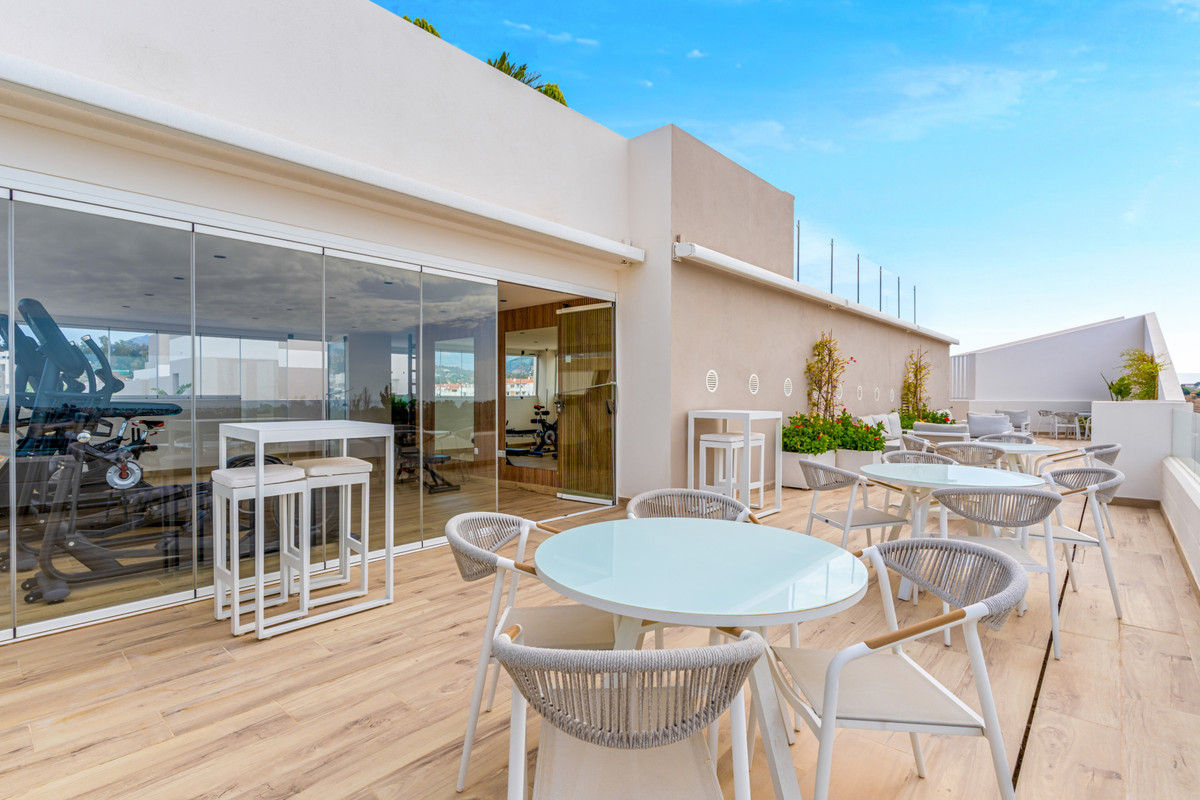 4 Bed Apartment for sale in Nueva Andalucía Costa Del Sol, Málaga, Spain