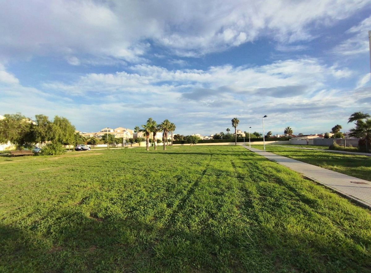 Se vende Villa - Chalet de 6 dormitorios en Costa Blanca, Alicante, España