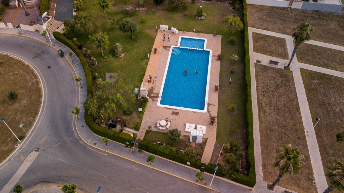 Se vende Villa - Chalet de 6 dormitorios en Costa Blanca, Alicante, España