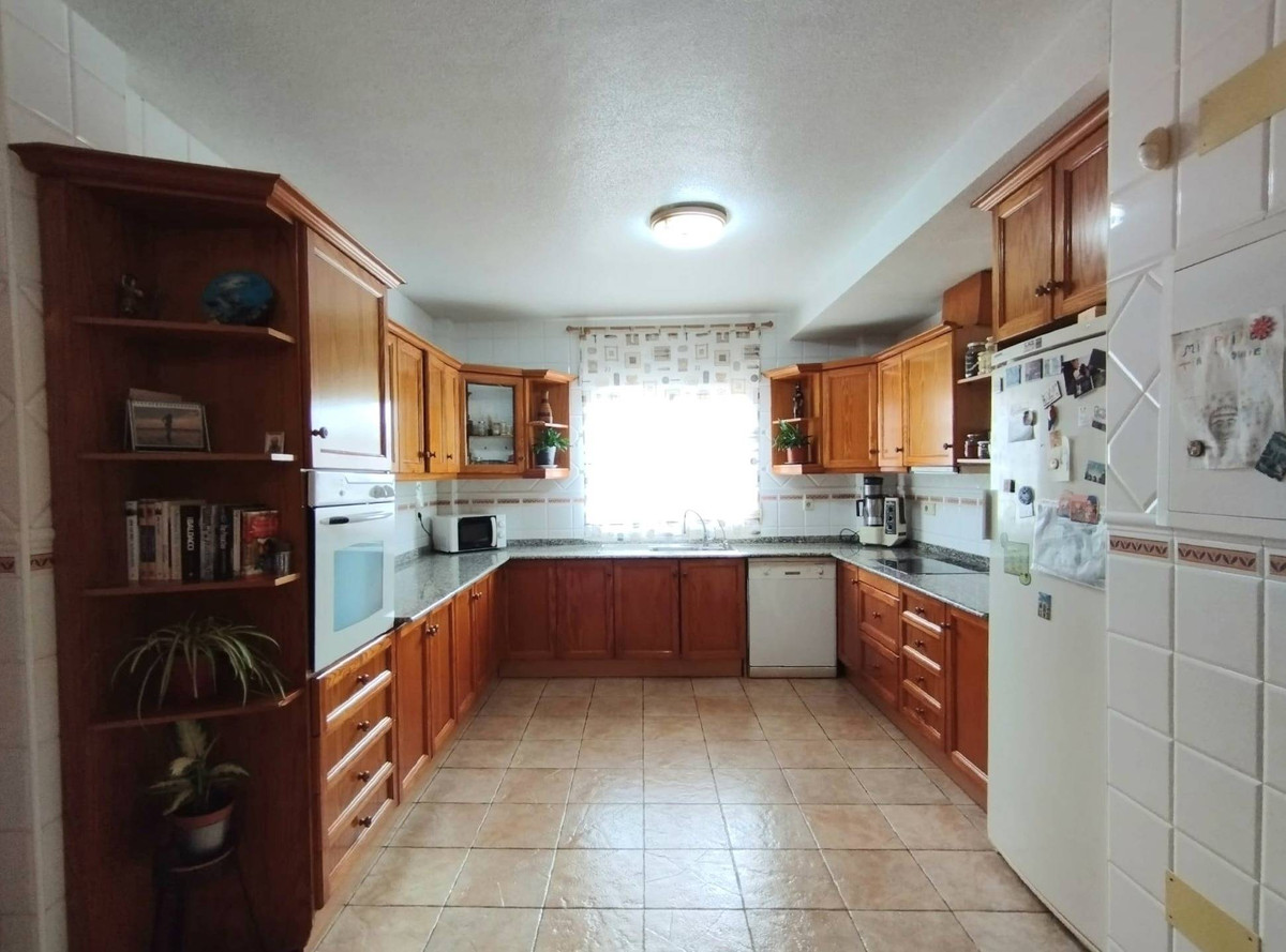 Se vende Villa - Chalet de 6 dormitorios en Costa Blanca, Alicante, España
