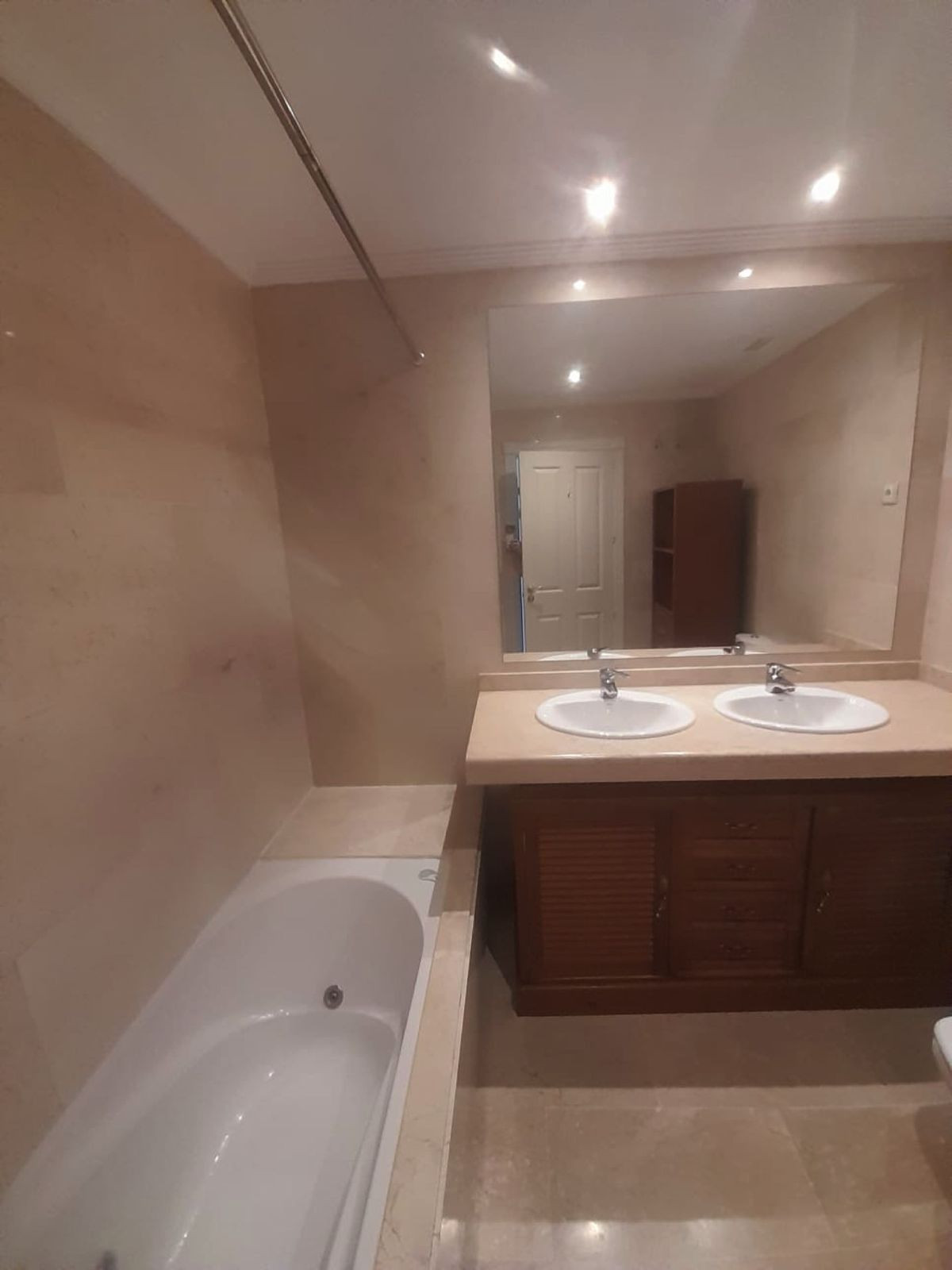 Se vende Apartamento Planta Baja de 2 dormitorios en Costa Del Sol, Málaga, España
