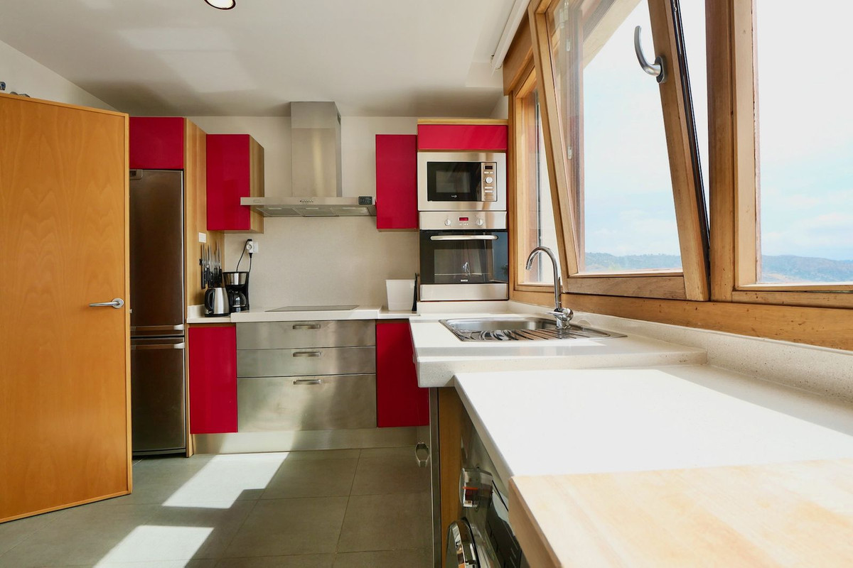 3 Bed Apartment for sale in Altos De Los Monteros Costa Del Sol, Málaga, Spain