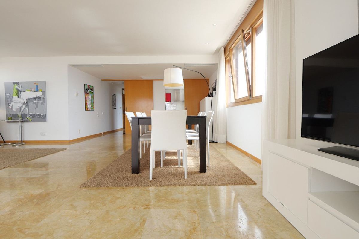 3 Bed Apartment for sale in Altos De Los Monteros Costa Del Sol, Málaga, Spain