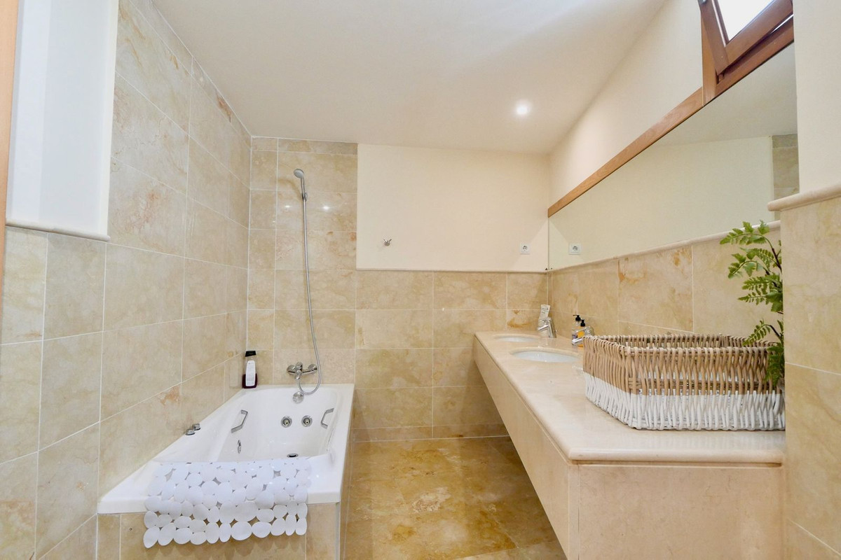 3 Bed Apartment for sale in Altos De Los Monteros Costa Del Sol, Málaga, Spain