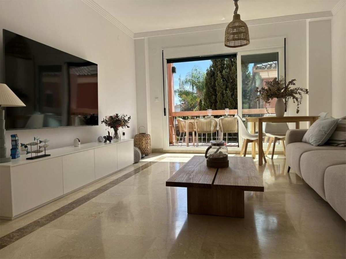 2 Bed Apartment for sale in Marbesa Costa Del Sol, Málaga, Spain
