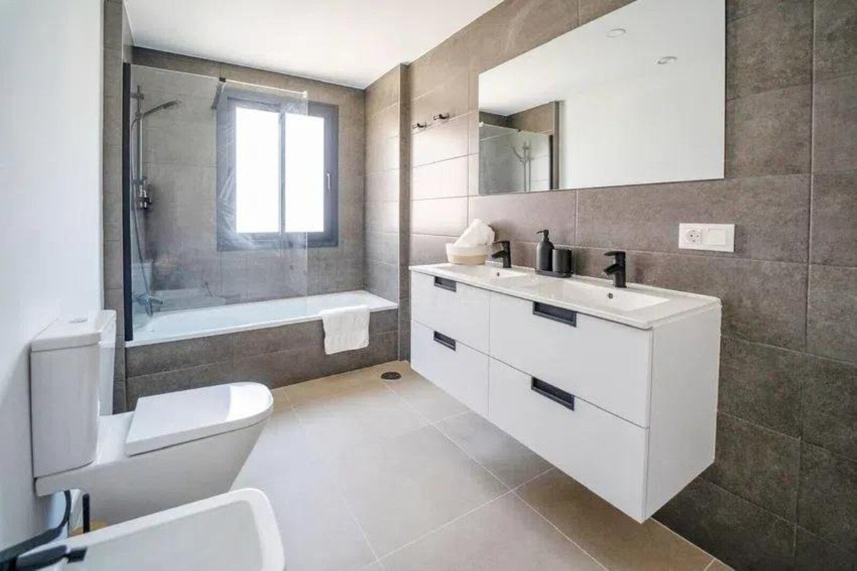 Se vende Adosada de 3 dormitorios en Costa Del Sol, Málaga, España