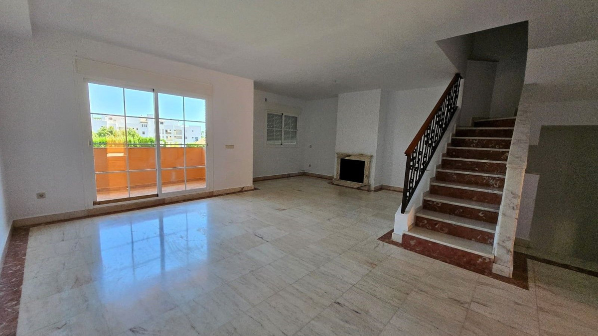4 Bed Townhouse for sale in La Cala De Mijas Costa Del Sol, Málaga, Spain