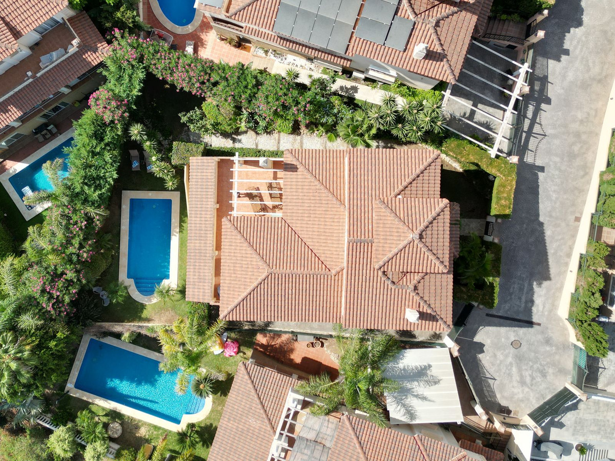 Se vende Villa - Chalet de 4 dormitorios en Costa Del Sol, Málaga, España