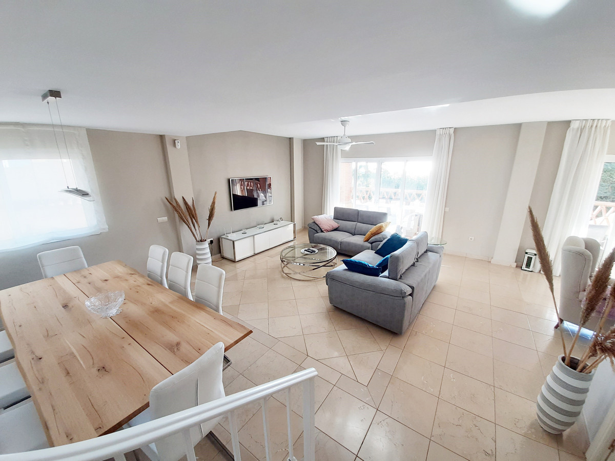 Se vende Villa - Chalet de 4 dormitorios en Costa Del Sol, Málaga, España