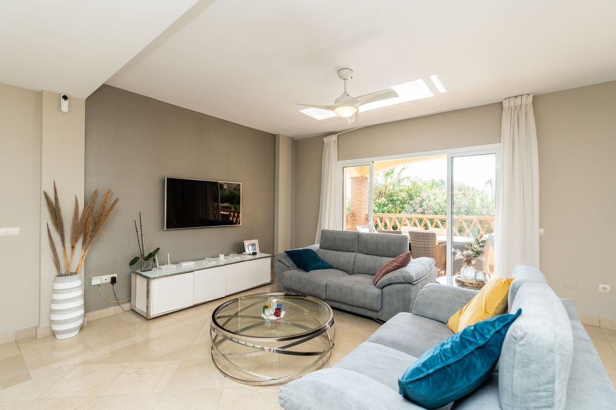Se vende Villa - Chalet de 4 dormitorios en Costa Del Sol, Málaga, España