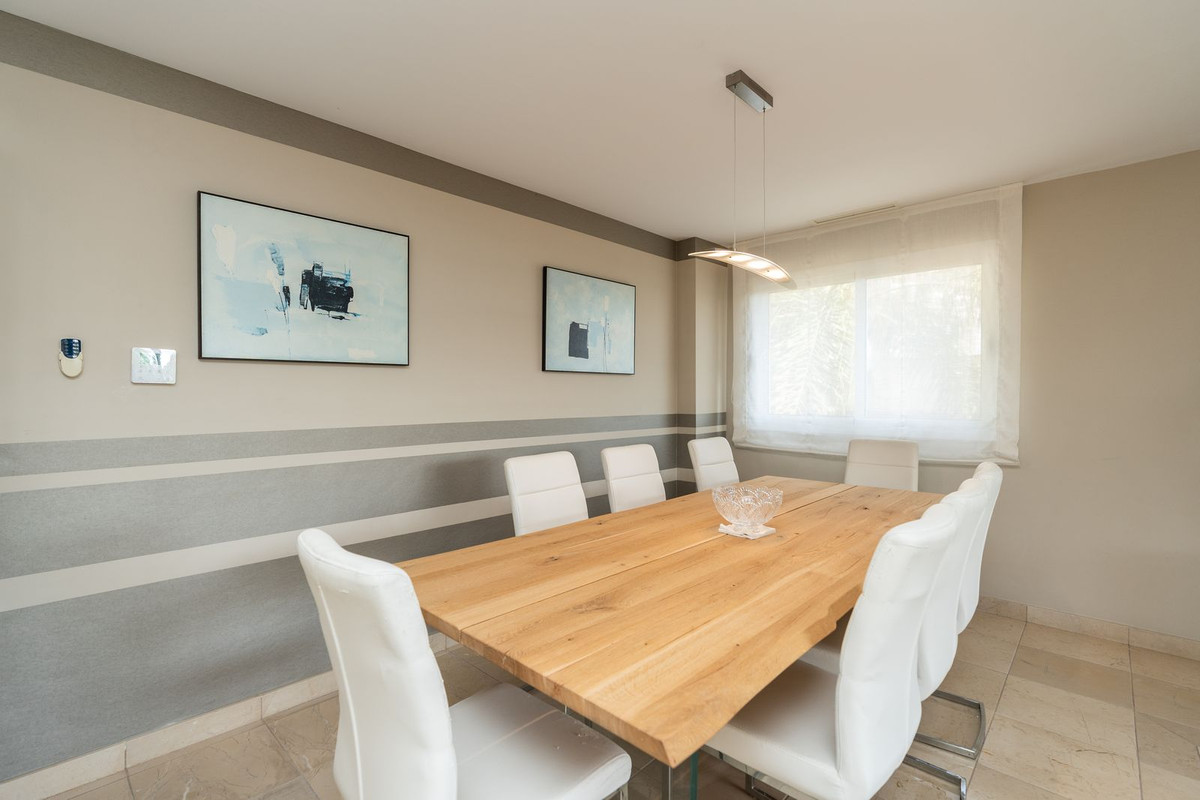 Se vende Villa - Chalet de 4 dormitorios en Costa Del Sol, Málaga, España