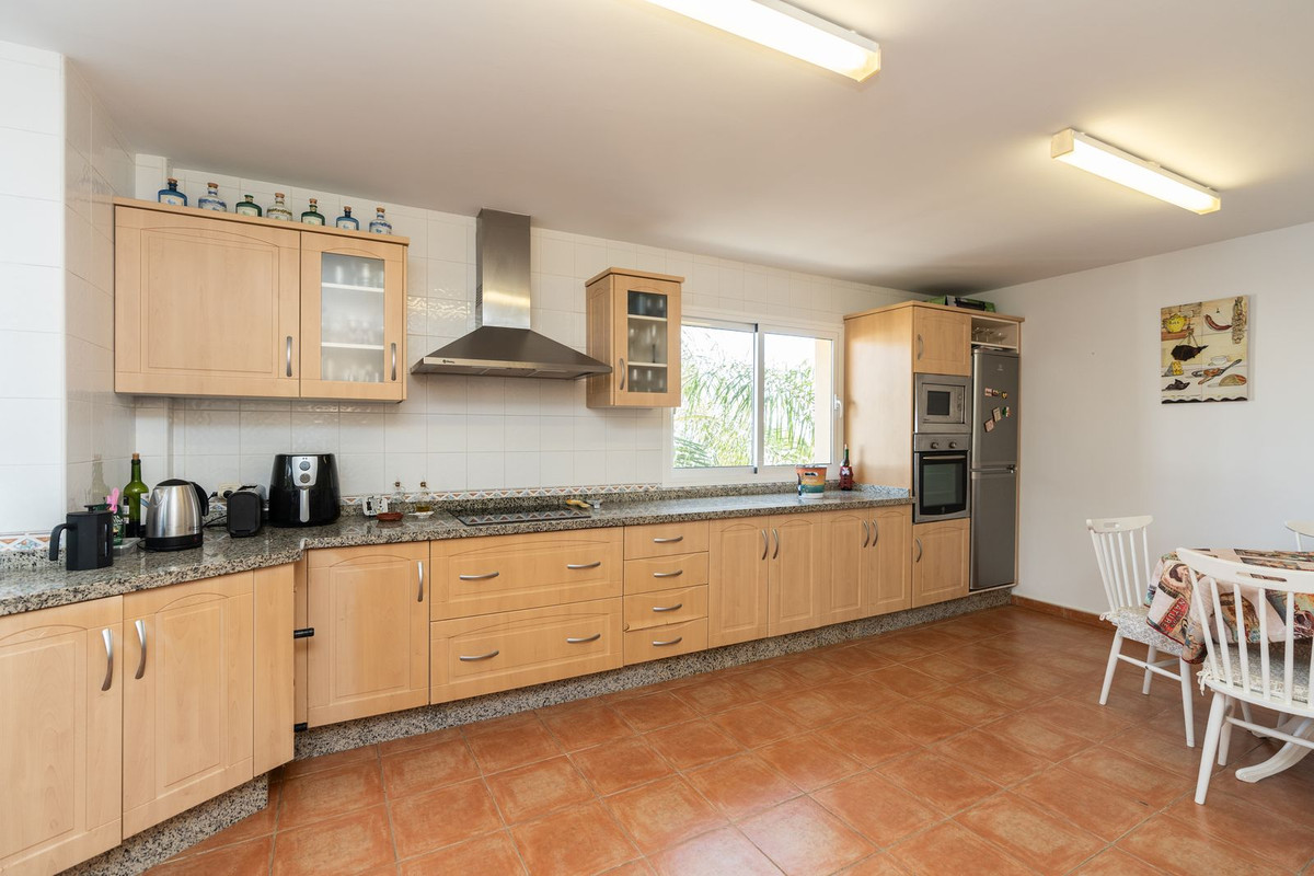 Se vende Villa - Chalet de 4 dormitorios en Costa Del Sol, Málaga, España