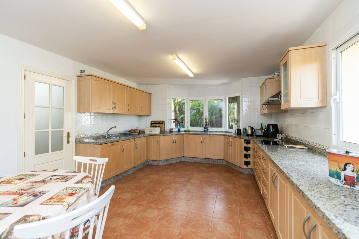 Se vende Villa - Chalet de 4 dormitorios en Costa Del Sol, Málaga, España