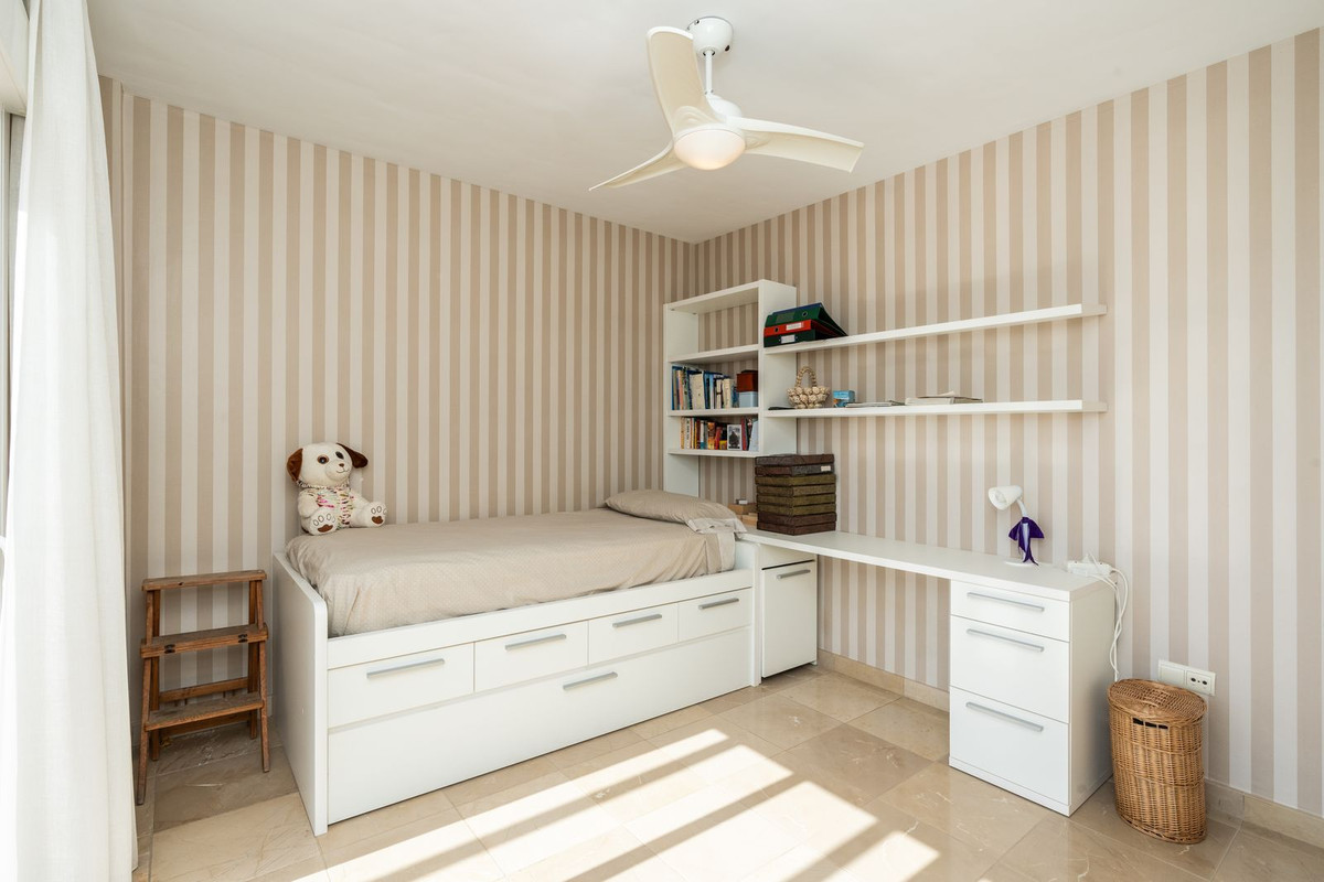Se vende Villa - Chalet de 4 dormitorios en Costa Del Sol, Málaga, España