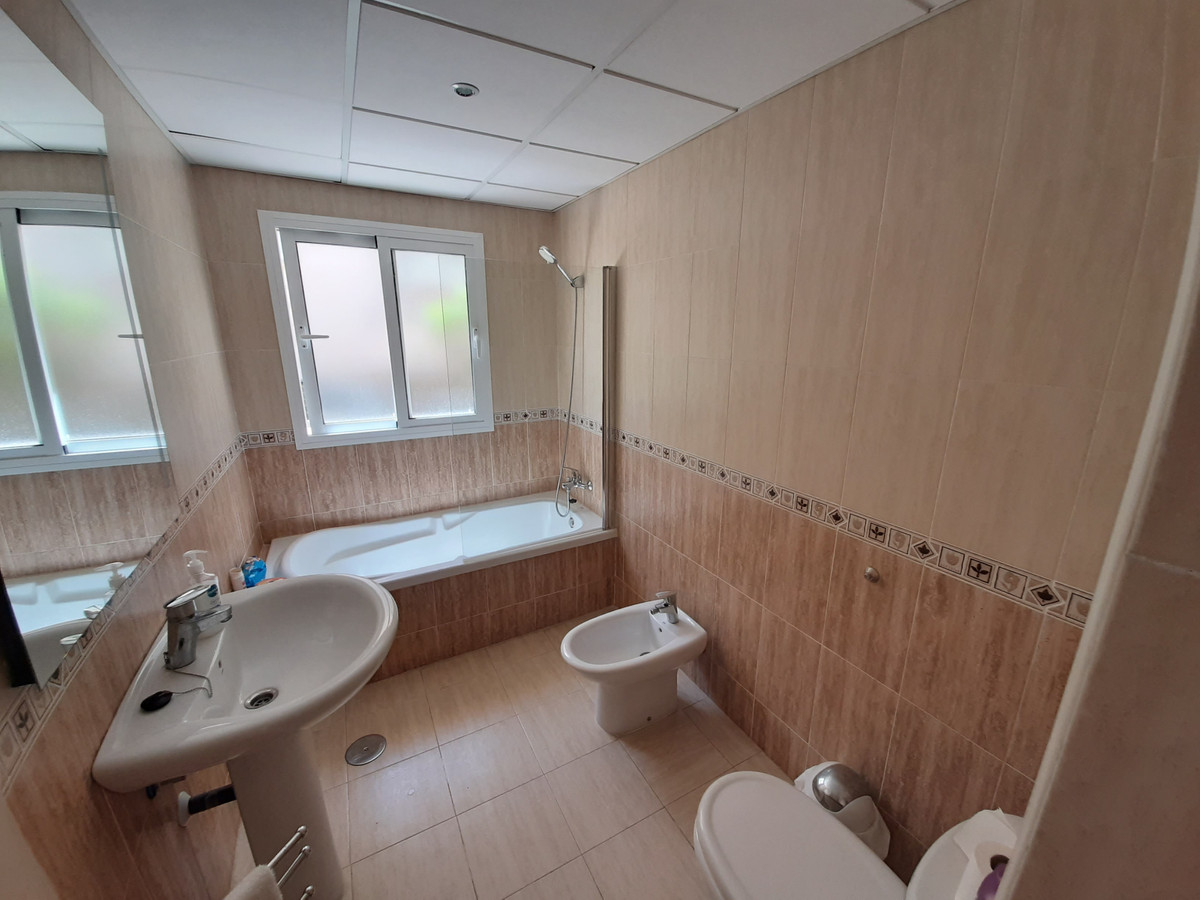 Se vende Villa - Chalet de 4 dormitorios en Costa Del Sol, Málaga, España