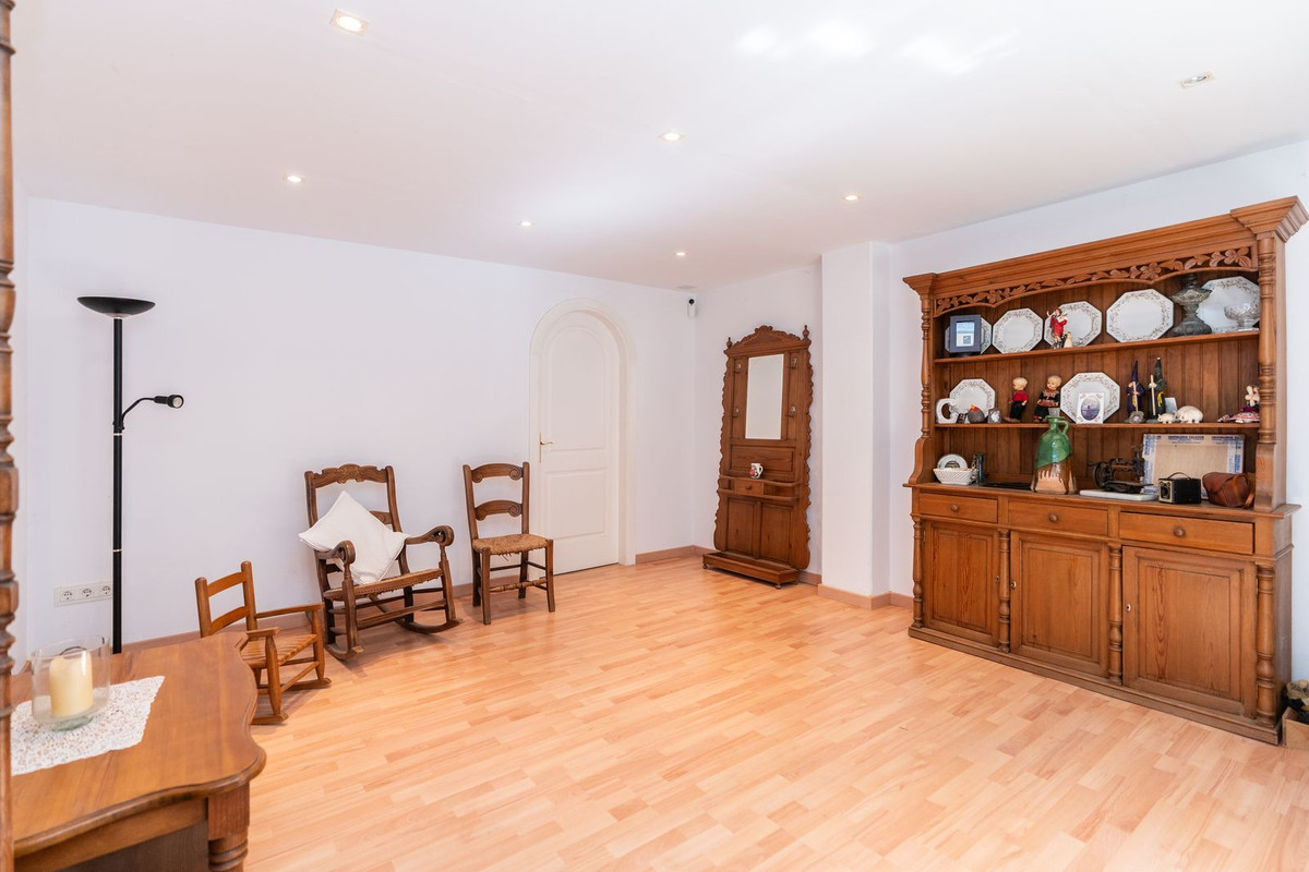 Se vende Villa - Chalet de 4 dormitorios en Costa Del Sol, Málaga, España