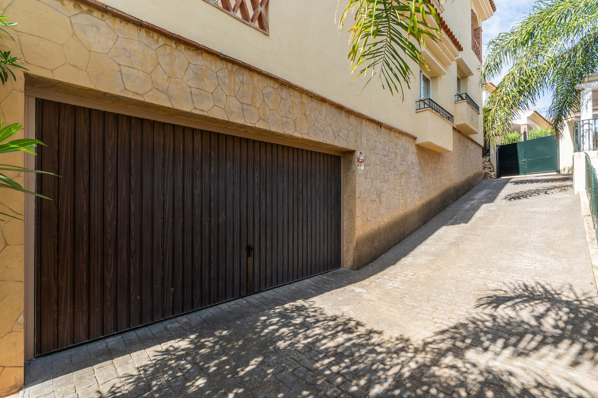 Se vende Villa - Chalet de 4 dormitorios en Costa Del Sol, Málaga, España