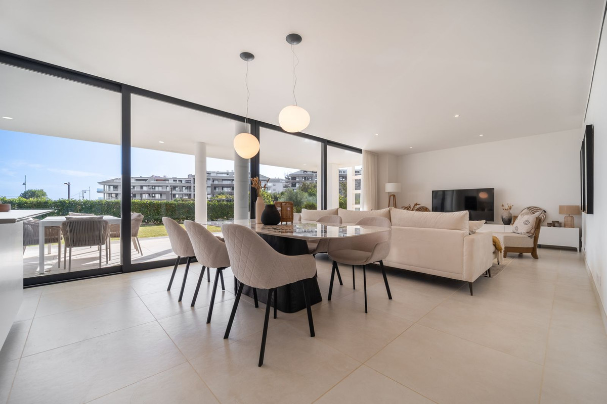 3 Bed Apartment for sale in Fuengirola Costa Del Sol, Málaga, Spain