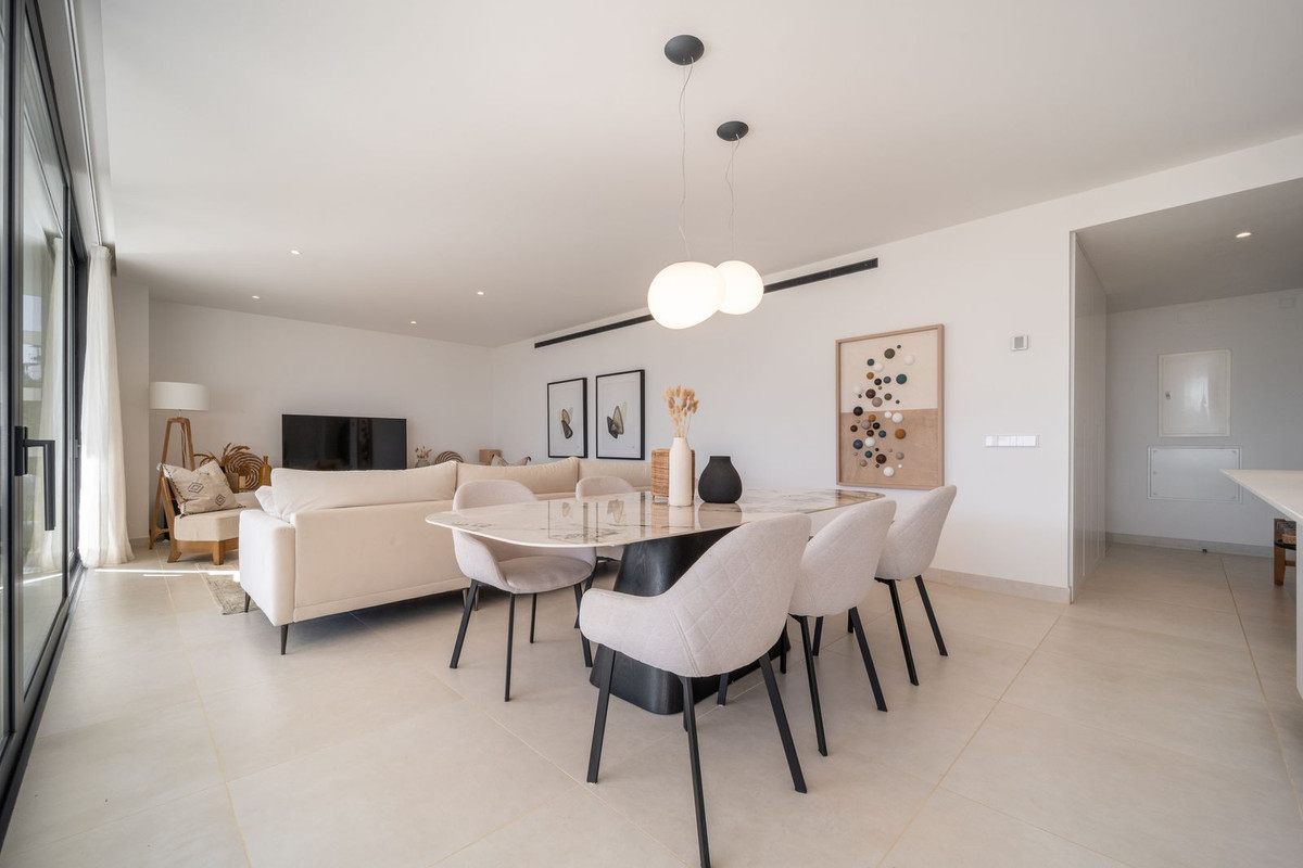3 Bed Apartment for sale in Fuengirola Costa Del Sol, Málaga, Spain