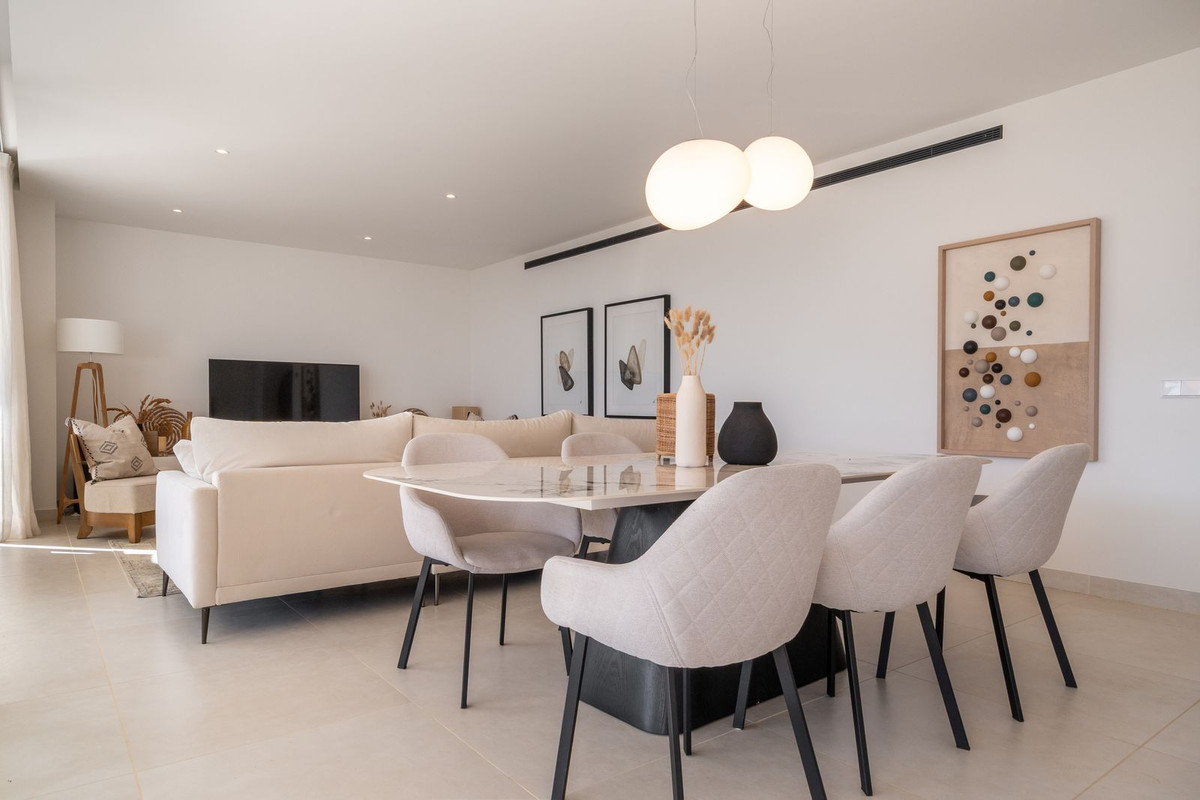 3 Bed Apartment for sale in Fuengirola Costa Del Sol, Málaga, Spain