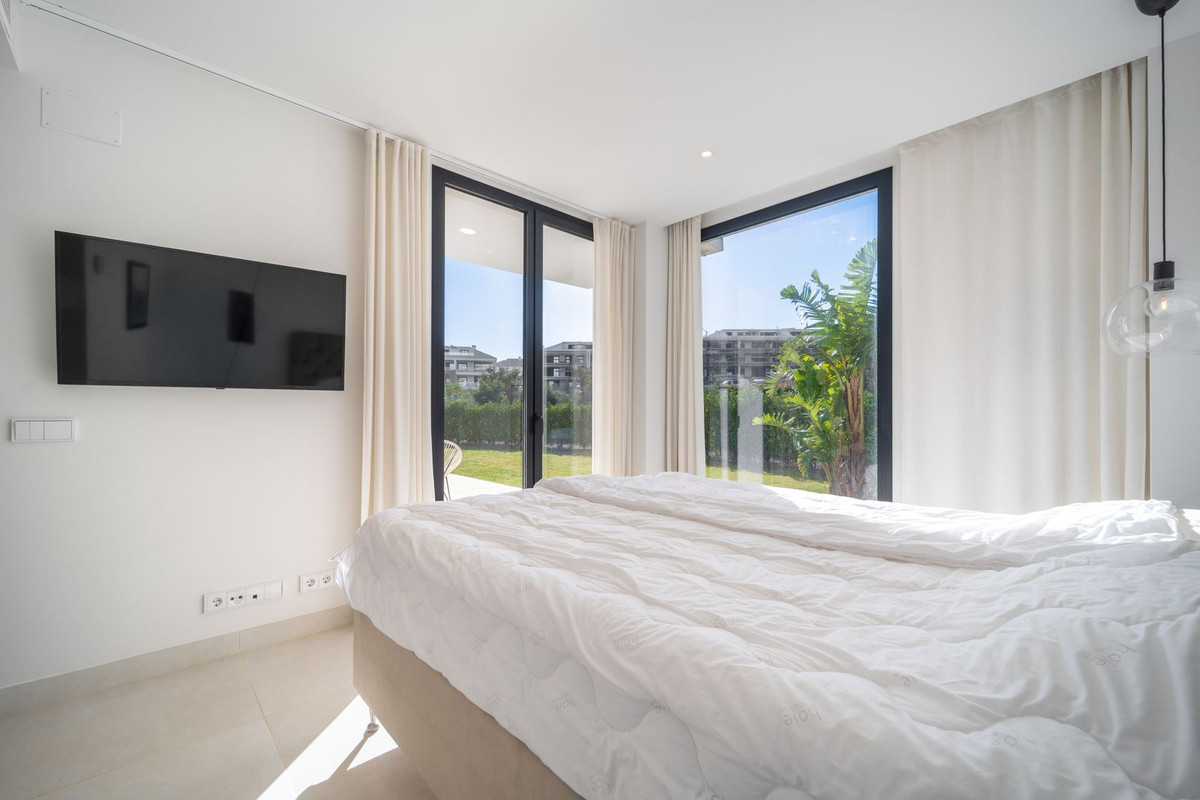 3 Bed Apartment for sale in Fuengirola Costa Del Sol, Málaga, Spain