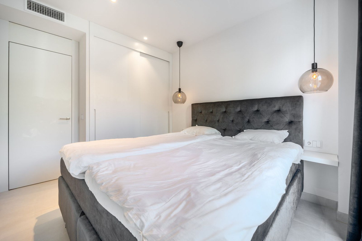 3 Bed Apartment for sale in Fuengirola Costa Del Sol, Málaga, Spain