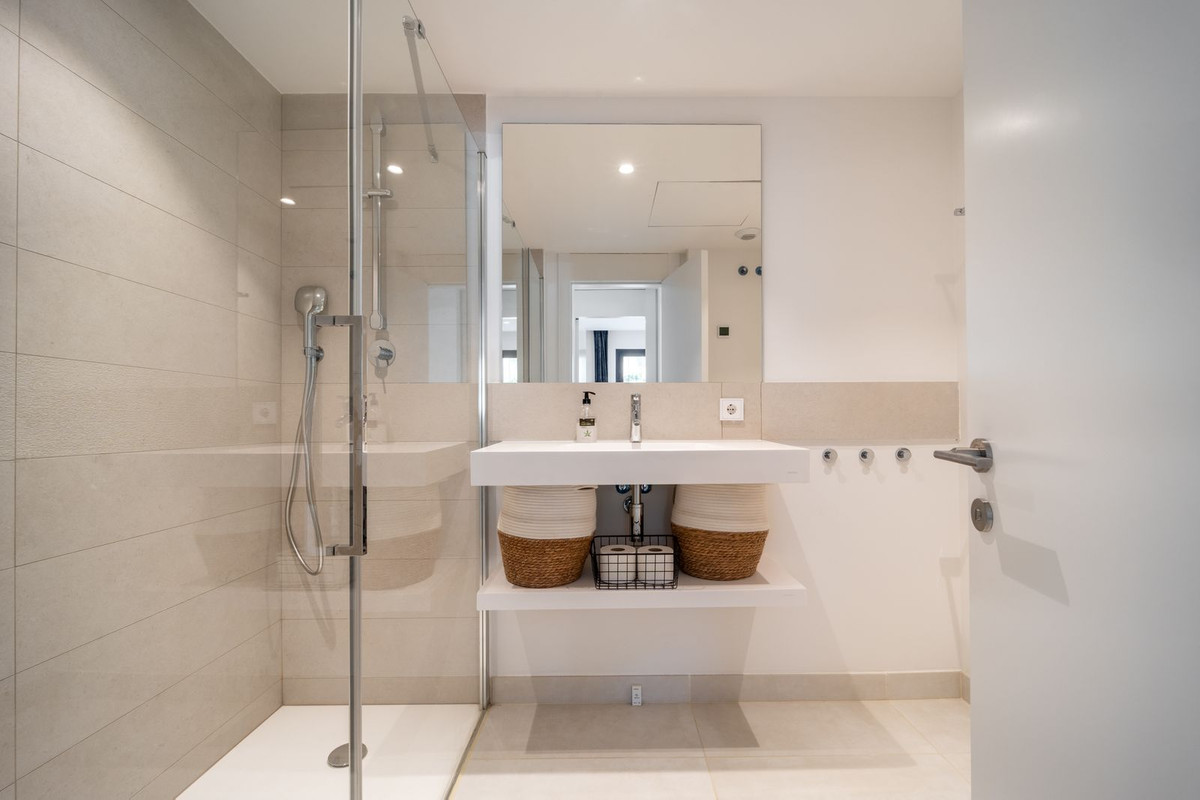3 Bed Apartment for sale in Fuengirola Costa Del Sol, Málaga, Spain