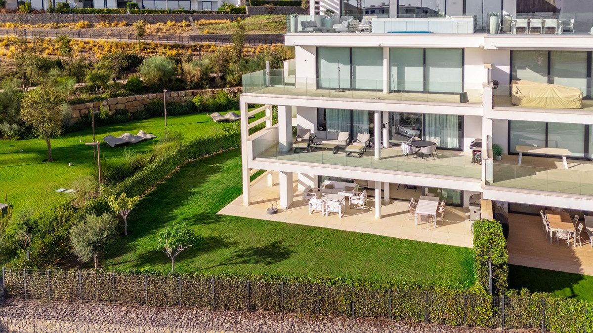 3 Bed Apartment for sale in Fuengirola Costa Del Sol, Málaga, Spain