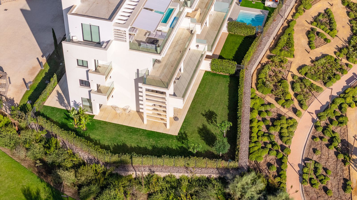 3 Bed Apartment for sale in Fuengirola Costa Del Sol, Málaga, Spain