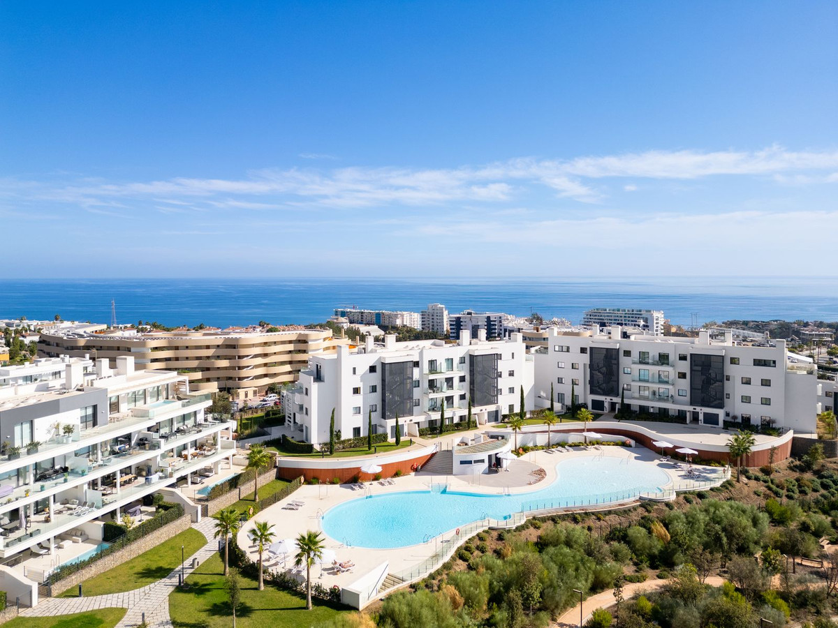 3 Bed Apartment for sale in Fuengirola Costa Del Sol, Málaga, Spain