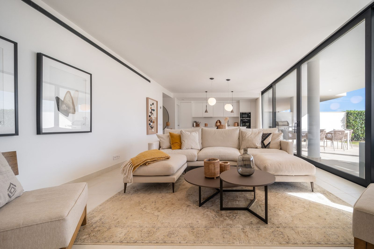 3 Bed Apartment for sale in Fuengirola Costa Del Sol, Málaga, Spain