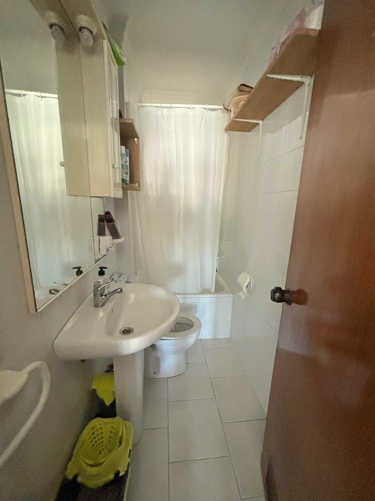Se vende Apartamento Planta Media de 3 dormitorios en Costa Del Sol, Málaga, España
